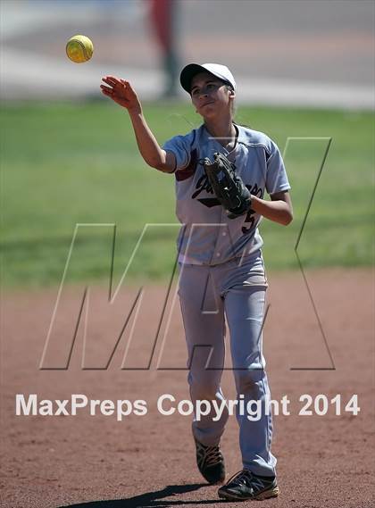 Thumbnail 2 in Desert View vs Sabino (Tucson High Badger Invitational) photogallery.