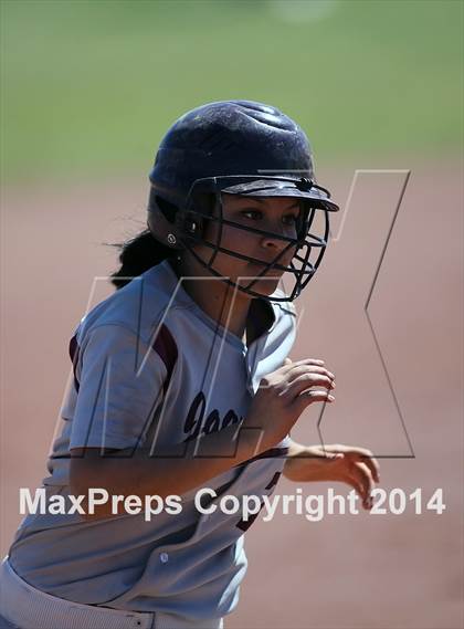 Thumbnail 1 in Desert View vs Sabino (Tucson High Badger Invitational) photogallery.