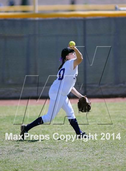 Thumbnail 2 in Desert View vs Sabino (Tucson High Badger Invitational) photogallery.