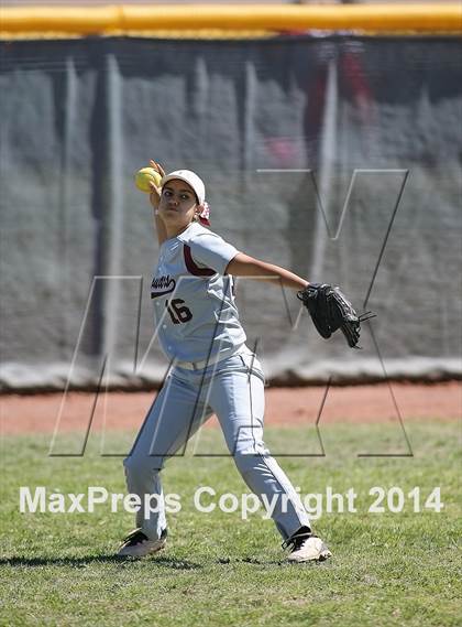 Thumbnail 1 in Desert View vs Sabino (Tucson High Badger Invitational) photogallery.