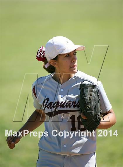 Thumbnail 2 in Desert View vs Sabino (Tucson High Badger Invitational) photogallery.