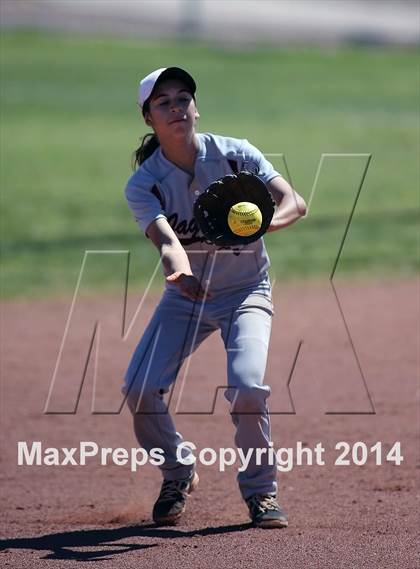 Thumbnail 3 in Desert View vs Sabino (Tucson High Badger Invitational) photogallery.