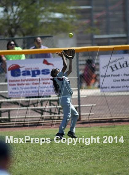 Thumbnail 2 in Desert View vs Sabino (Tucson High Badger Invitational) photogallery.