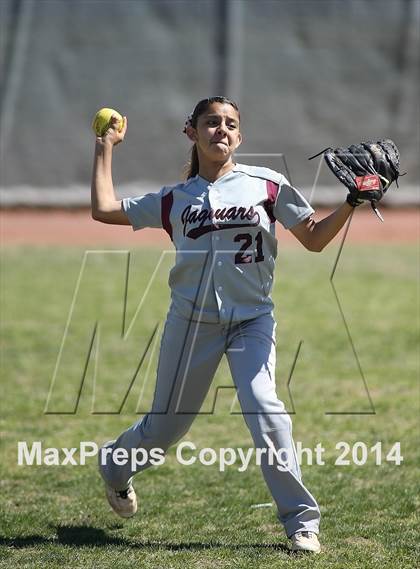 Thumbnail 3 in Desert View vs Sabino (Tucson High Badger Invitational) photogallery.