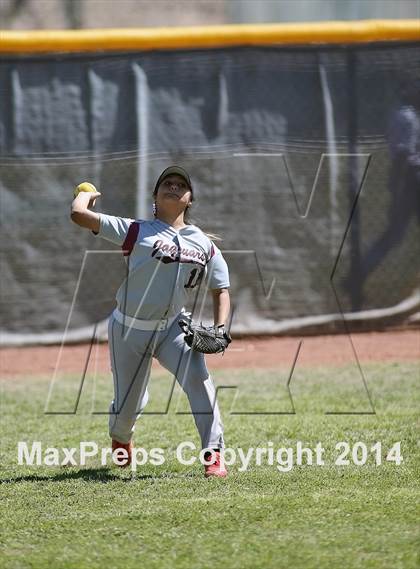 Thumbnail 2 in Desert View vs Sabino (Tucson High Badger Invitational) photogallery.