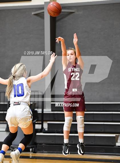 Thumbnail 2 in Seymour vs City View (PK Lake Basketball Tournament) photogallery.