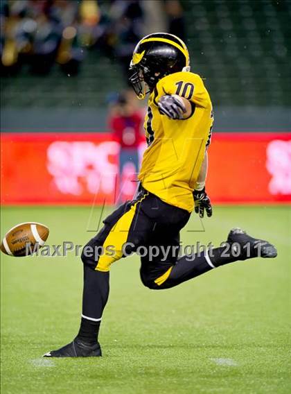 Thumbnail 3 in Del Oro vs. Helix (CIF State D2 Final) photogallery.