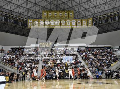 Thumbnail 3 in Mater Dei @ Bishop Montgomery (CIF State Open SoCal Regional Final) photogallery.