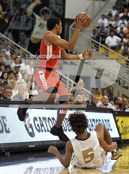 Thumbnail 1 in Mater Dei @ Bishop Montgomery (CIF State Open SoCal Regional Final) photogallery.