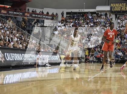 Thumbnail 1 in Mater Dei @ Bishop Montgomery (CIF State Open SoCal Regional Final) photogallery.