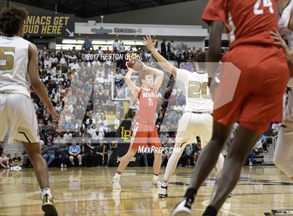 Thumbnail 2 in Mater Dei @ Bishop Montgomery (CIF State Open SoCal Regional Final) photogallery.