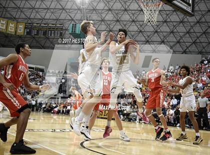 Thumbnail 1 in Mater Dei @ Bishop Montgomery (CIF State Open SoCal Regional Final) photogallery.