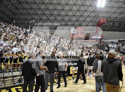 Thumbnail 2 in Mater Dei @ Bishop Montgomery (CIF State Open SoCal Regional Final) photogallery.