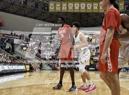Thumbnail 3 in Mater Dei @ Bishop Montgomery (CIF State Open SoCal Regional Final) photogallery.