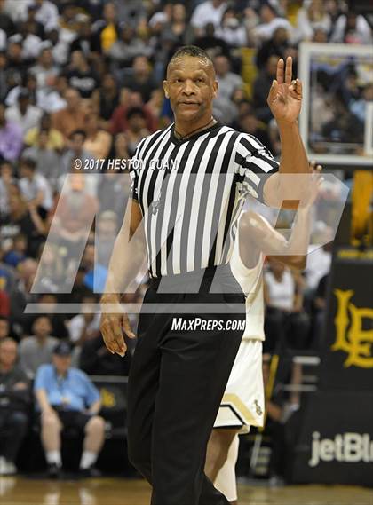 Thumbnail 2 in Mater Dei @ Bishop Montgomery (CIF State Open SoCal Regional Final) photogallery.