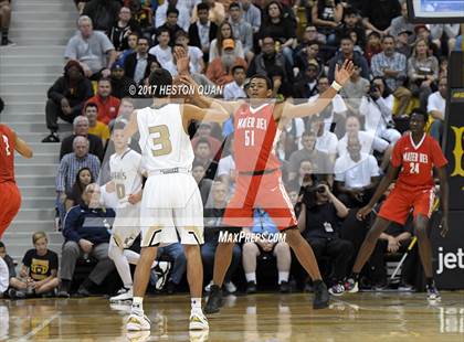 Thumbnail 3 in Mater Dei @ Bishop Montgomery (CIF State Open SoCal Regional Final) photogallery.