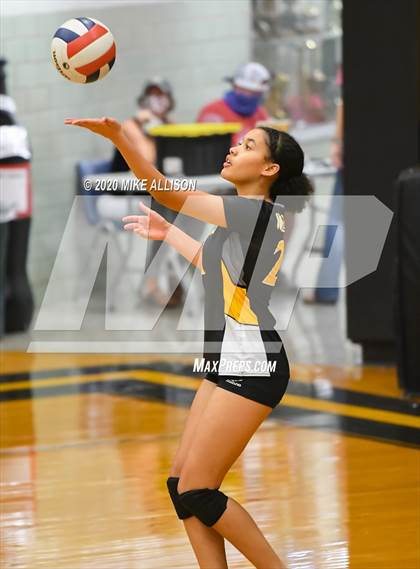 Thumbnail 2 in Chattanooga Central @ Hixson photogallery.