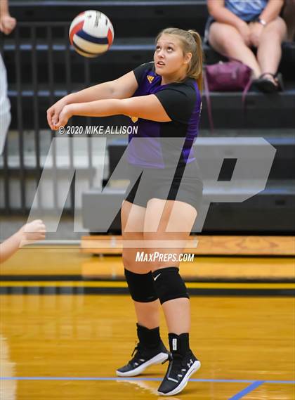 Thumbnail 3 in Chattanooga Central @ Hixson photogallery.