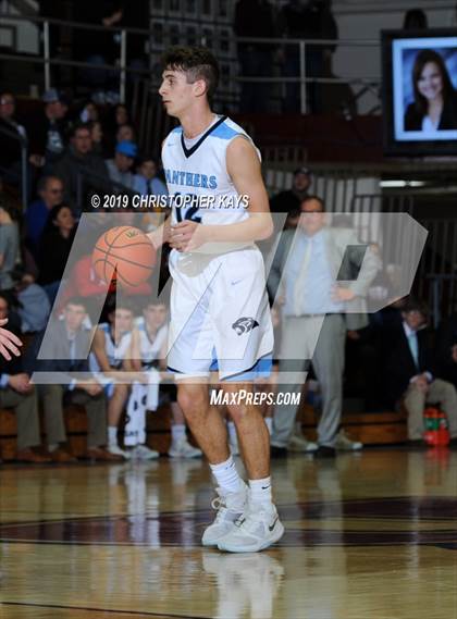 Thumbnail 2 in Pinckneyville vs. Sesser-Valier (Benton Invitational Tournament) photogallery.
