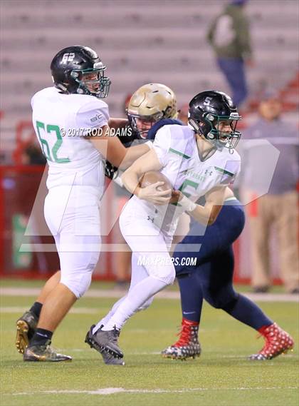 Thumbnail 3 in Skutt Catholic vs. York (NSAA Class B Final)  photogallery.