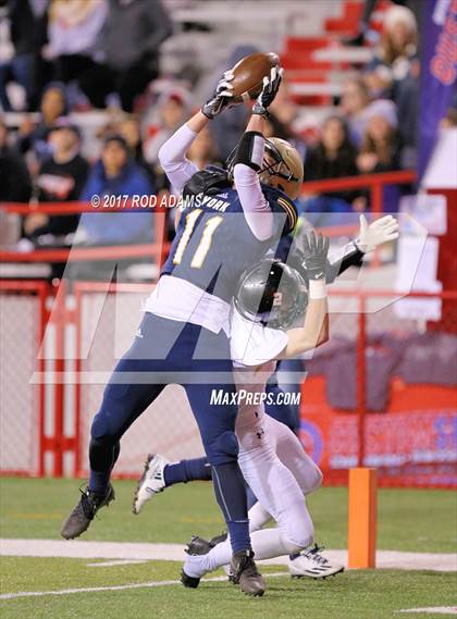 Thumbnail 3 in Skutt Catholic vs. York (NSAA Class B Final)  photogallery.
