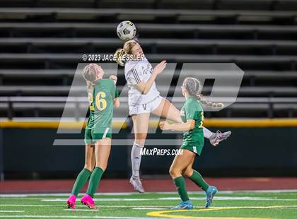 Thumbnail 2 in Ventura @ Moorpark photogallery.