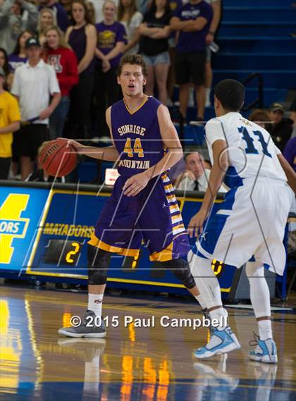 Thumbnail 2 in Shadow Mountain vs Sunrise Mountain (AIA Round 2 Playoff) photogallery.