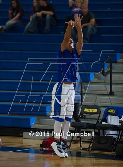 Thumbnail 3 in Shadow Mountain vs Sunrise Mountain (AIA Round 2 Playoff) photogallery.