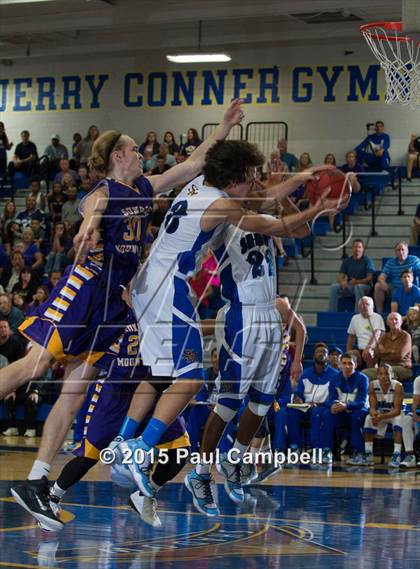 Thumbnail 2 in Shadow Mountain vs Sunrise Mountain (AIA Round 2 Playoff) photogallery.