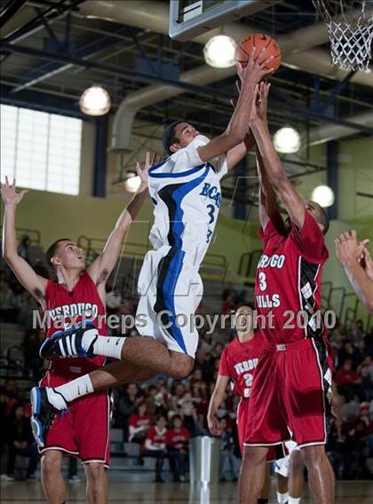 Thumbnail 1 in Verdugo Hills vs. El Camino Real (CIF LA City Section D3 Final) photogallery.