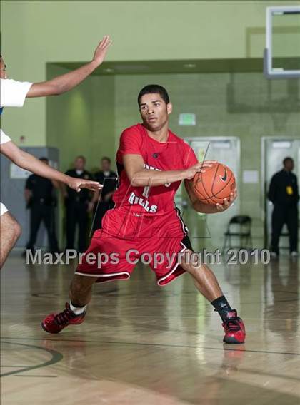 Thumbnail 1 in Verdugo Hills vs. El Camino Real (CIF LA City Section D3 Final) photogallery.