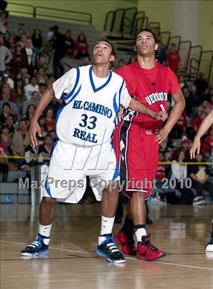 Thumbnail 2 in Verdugo Hills vs. El Camino Real (CIF LA City Section D3 Final) photogallery.