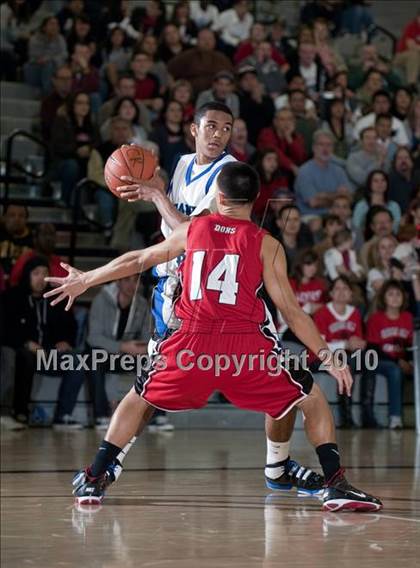 Thumbnail 3 in Verdugo Hills vs. El Camino Real (CIF LA City Section D3 Final) photogallery.
