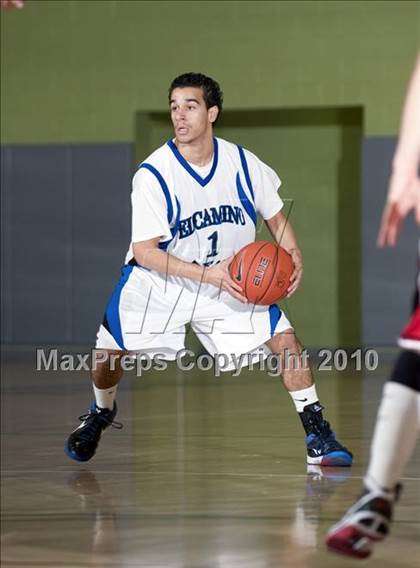 Thumbnail 1 in Verdugo Hills vs. El Camino Real (CIF LA City Section D3 Final) photogallery.