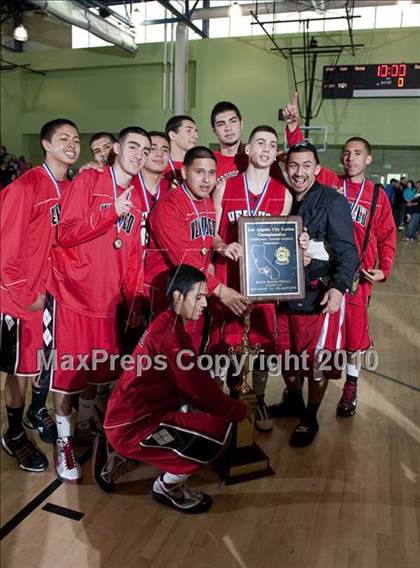 Thumbnail 1 in Verdugo Hills vs. El Camino Real (CIF LA City Section D3 Final) photogallery.