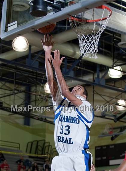 Thumbnail 1 in Verdugo Hills vs. El Camino Real (CIF LA City Section D3 Final) photogallery.