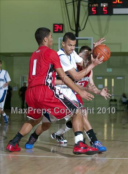 Thumbnail 1 in Verdugo Hills vs. El Camino Real (CIF LA City Section D3 Final) photogallery.