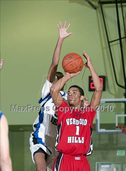 Thumbnail 1 in Verdugo Hills vs. El Camino Real (CIF LA City Section D3 Final) photogallery.