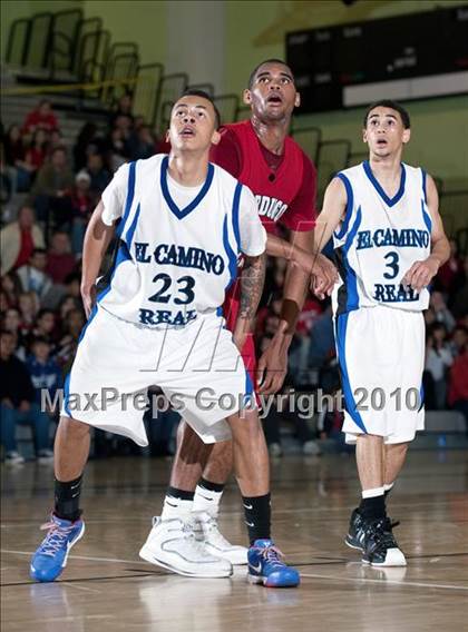 Thumbnail 2 in Verdugo Hills vs. El Camino Real (CIF LA City Section D3 Final) photogallery.