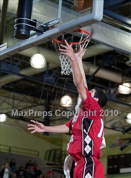 Thumbnail 3 in Verdugo Hills vs. El Camino Real (CIF LA City Section D3 Final) photogallery.