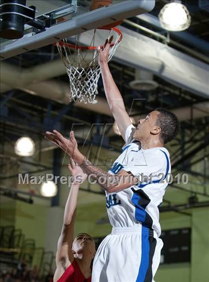 Thumbnail 3 in Verdugo Hills vs. El Camino Real (CIF LA City Section D3 Final) photogallery.