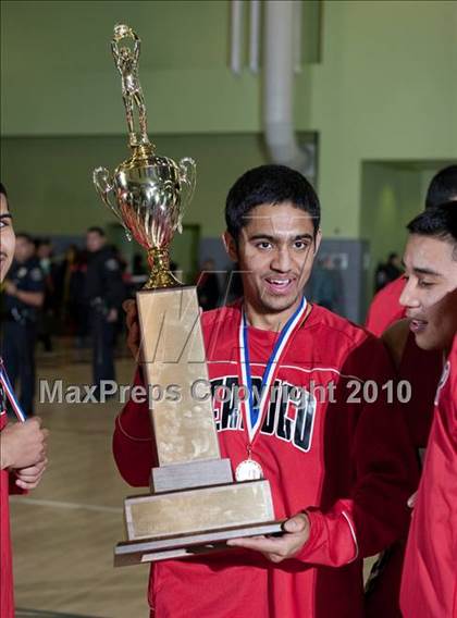 Thumbnail 2 in Verdugo Hills vs. El Camino Real (CIF LA City Section D3 Final) photogallery.