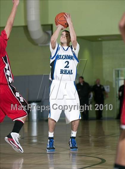 Thumbnail 3 in Verdugo Hills vs. El Camino Real (CIF LA City Section D3 Final) photogallery.