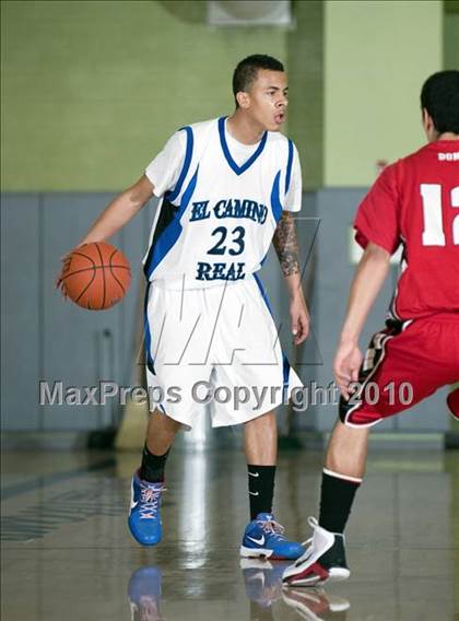 Thumbnail 3 in Verdugo Hills vs. El Camino Real (CIF LA City Section D3 Final) photogallery.
