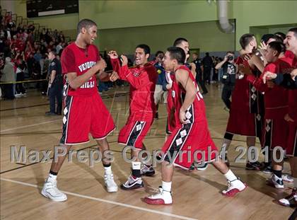 Thumbnail 1 in Verdugo Hills vs. El Camino Real (CIF LA City Section D3 Final) photogallery.