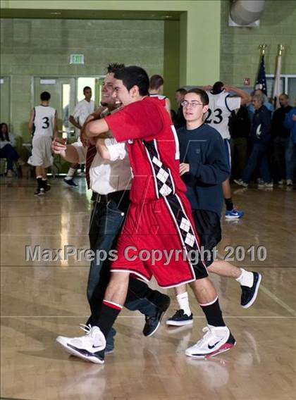 Thumbnail 1 in Verdugo Hills vs. El Camino Real (CIF LA City Section D3 Final) photogallery.