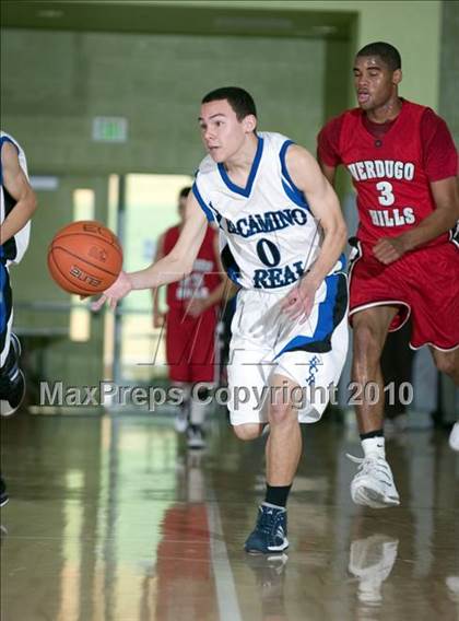 Thumbnail 3 in Verdugo Hills vs. El Camino Real (CIF LA City Section D3 Final) photogallery.