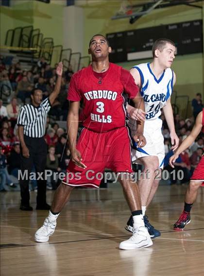 Thumbnail 1 in Verdugo Hills vs. El Camino Real (CIF LA City Section D3 Final) photogallery.