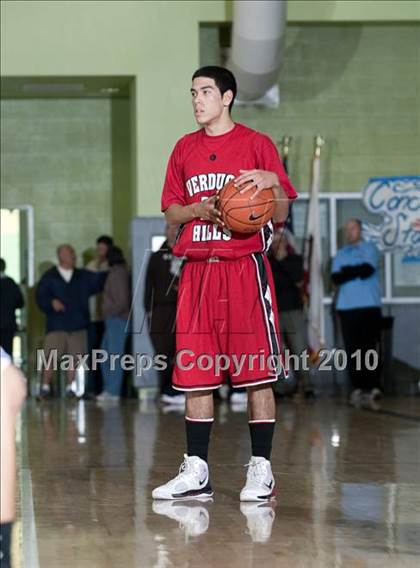 Thumbnail 2 in Verdugo Hills vs. El Camino Real (CIF LA City Section D3 Final) photogallery.