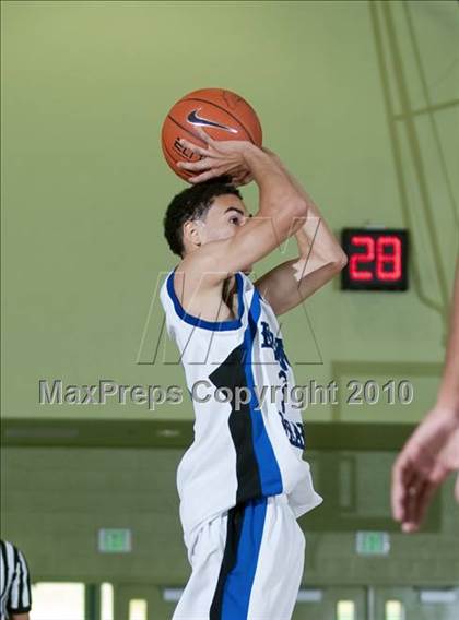Thumbnail 2 in Verdugo Hills vs. El Camino Real (CIF LA City Section D3 Final) photogallery.